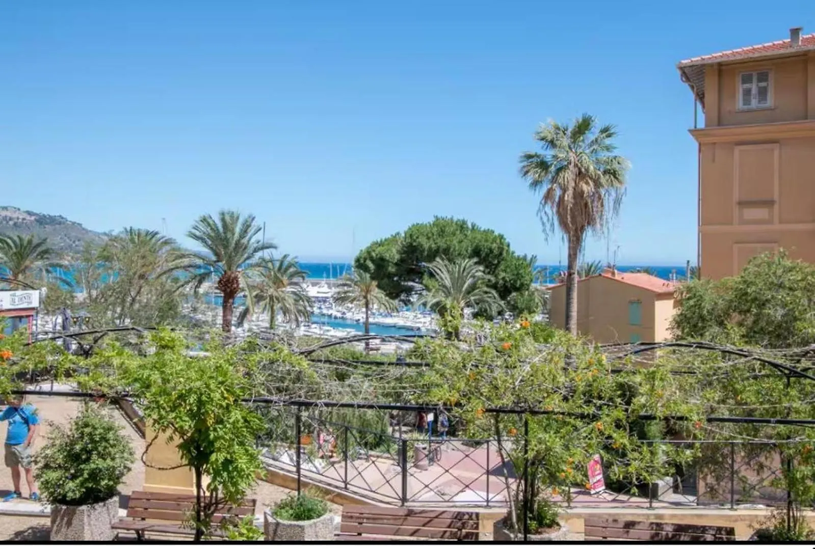 דירה מנטון Vieille Ville Vue Mer, A Deux Pas De La Plage!